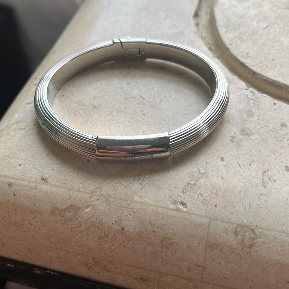 Bangle bracelet Worn once Michael Kors